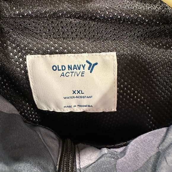 Old Navy Lightweight Water Resistant Jacket - Picture 10 of 10